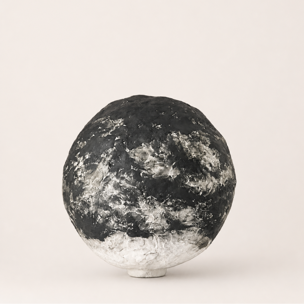 NOIR GRECIAN VESSEL